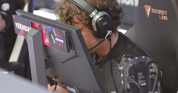 Giải mã thói quen kỳ lạ của game thủ chuyên nghiệp: Tại sao họ lại "dí mắt" vào màn hình khi thi đấu? avatar1770807026305 17708070267731477579189jpg