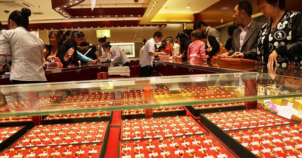 Phát hiện khách mua 300g vàng trị giá 1,1 tỷ đồng lại đựng trong túi trà sữa, cửa hàng lập tức báo công an vào cuộc điều tra avatar1771234735871 1771234736063914754577jpeg