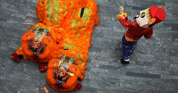 Đường phố khắp năm châu lung linh chào đón năm mới Bính Ngọ avatar1771249989094 17712499897021105321508jpg