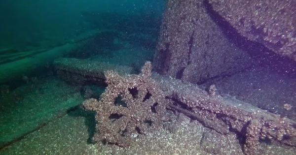 Lòng hồ đầy "tàu ma" ở Mỹ avatar1771547775783 17715477760012146926629jpeg