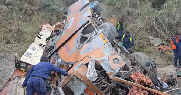 Xe buýt chở 44 người lao xuống bờ sông, 19 người tử vong avatar1771993862137 1771993862349328166940jpg