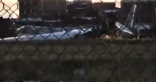 Máy bay quân sự chở đầy tiền rơi xuống cao tốc Bolivia, dân lao vào nhặt khiến hiện trường hỗn loạn avatar1772285762179 17722857633871488424020gifpng