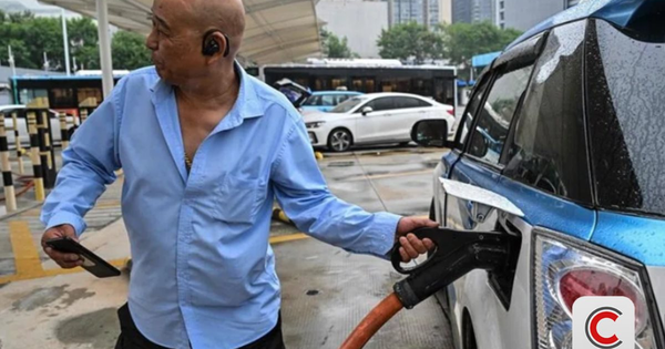 Khủng hoảng sinh kế 7,5 triệu tài xế công nghệ tại một quốc gia châu Á: Làm 14 tiếng/ngày chỉ để kiếm 10 triệu đồng/tháng, ế khách phải đánh bài giết thời gian avatar1772441424001 1772441428065472217420png