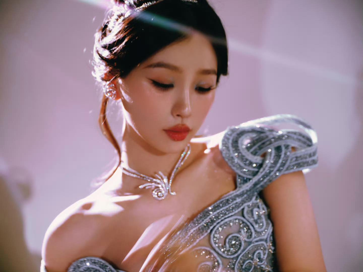 Những vụ sụp đổ hình tượng chấn động: “Tiểu thư” showbiz lộ bản chất, dồn ép đồng nghiệp đến bước đường cùng- Ảnh 1.