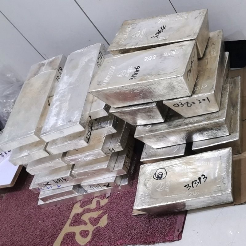 Phát hiện tài khoản ngân hàng bị phong toả sau khi bán 15kg bạc thỏi, nhận 1,4 tỷ đồng- Ảnh 1.