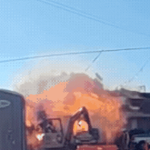 Cận cảnh khoảnh khắc cả ngôi nhà nổ tung thành từng mảnh: Nguyên nhân rất quen thuộc ban sao cua gia toc giau nhat the gioi 18 17655322639321016283913gifpng