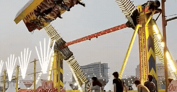 Rùng mình khoảnh khắc đu quay khổng lồ đổ sập, 1 cảnh sát thiệt mạng ban sao cua gia toc giau nhat the gioi 48 17705535254962052985097gifpng