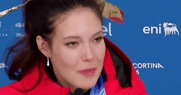 Ước gì tôi xem được video 1 phút 37 giây này sớm hơn: "Công chúa tuyết" Trung Quốc đã khiến cả thế giới suy ngẫm ban sao cua gia toc giau nhat the gioi 48 1772097679661218237247gifpng