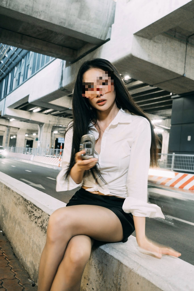 "Chế ảnh" chụp hình chung với cầu thủ Đình Bắc, hot girl bất ngờ bị CĐM chỉ trích dữ dội base64 17695871596822102029774 1769587317215 17695873175101656335126 1769594388839 17695943891292111367540