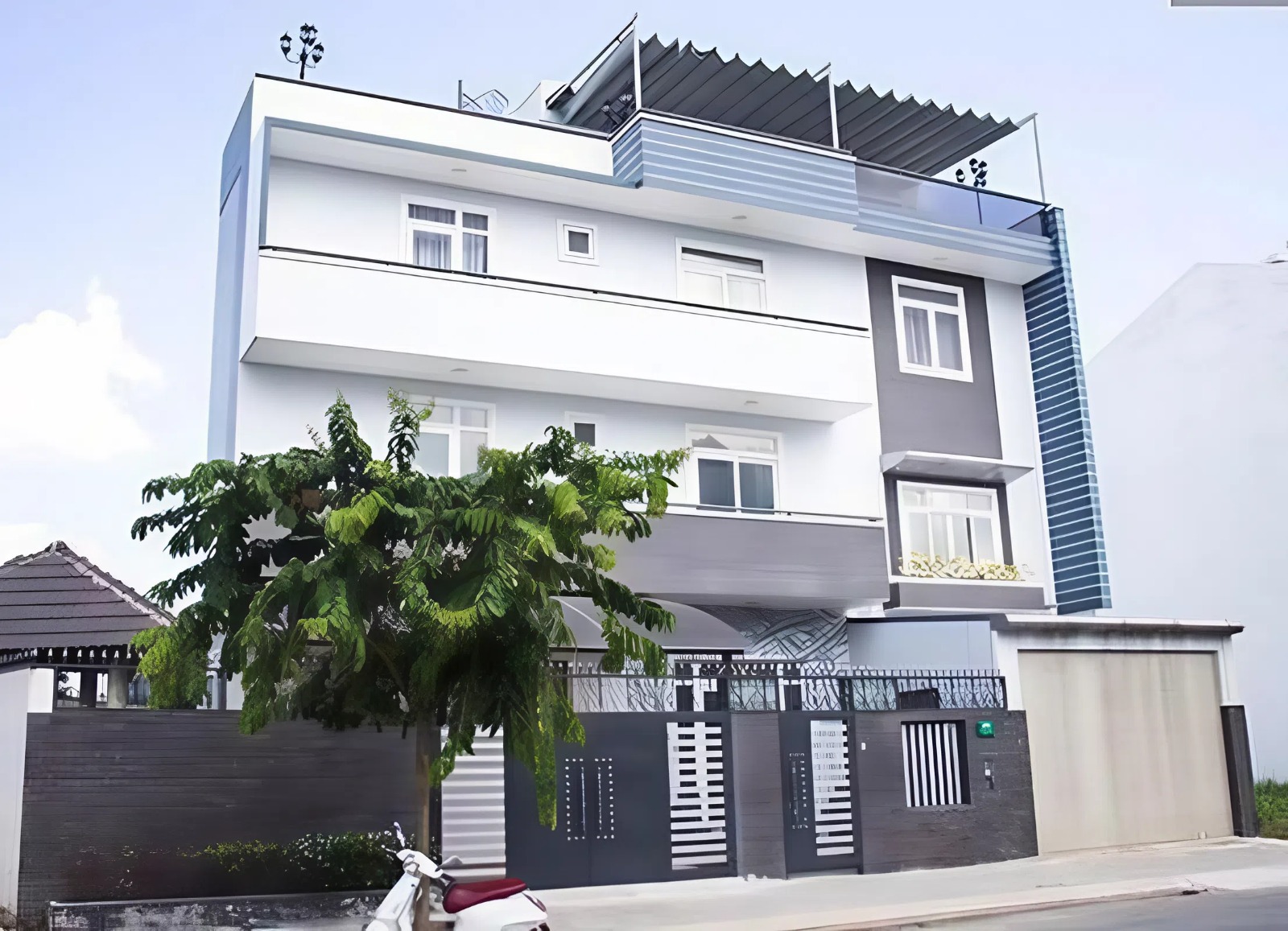 “Ông hoàng cải lương” tuổi ngựa từng có 1000 cây vàng, tuổi 60 sống bên vợ 3 trong biệt thự ở TP.HCM- Ảnh 6.