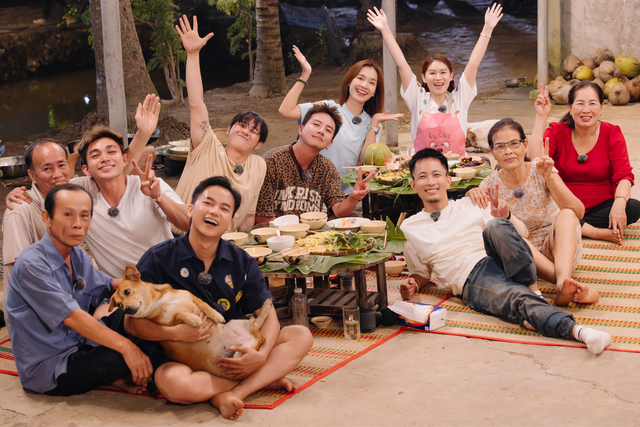 Ấm lòng dịp đầu năm: Gia đình Haha gặp chú thím Chín Cường, khoảnh khắc chung khung hình gây chú ý- Ảnh 6.