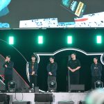 T1 chính thức xuất hiện trên sân khấu: Faker gây sốt với visual "đỉnh của đỉnh", điển trai đến mức đốn tim fan bli17081 1766310994068 17663109943352072417696