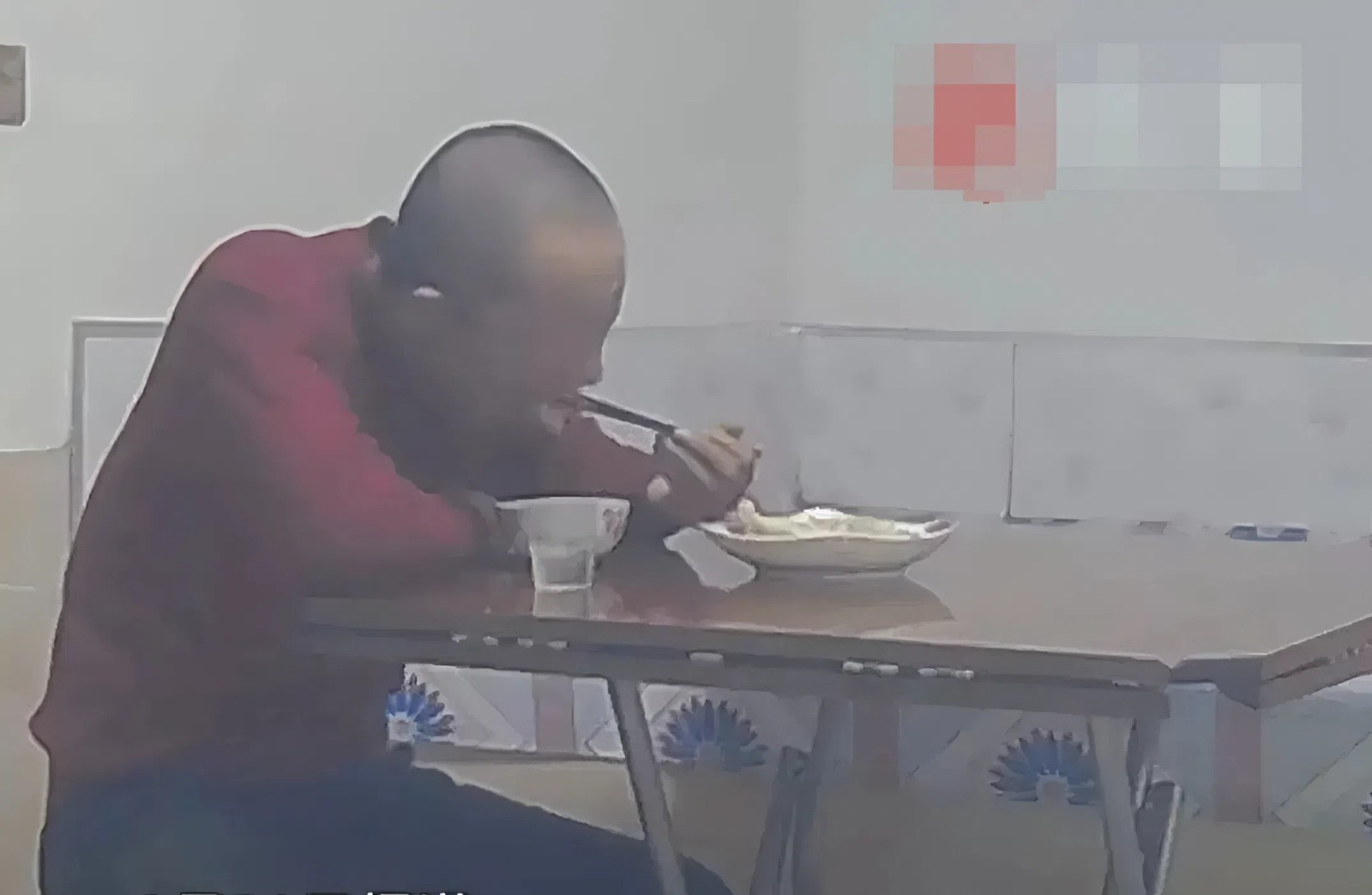 Xem camera, con gái lập tức về nhà khi thấy hành động của bố- Ảnh 1.