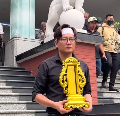 Bá Thắng lên tiếng về 4 điều bị bàn tán trong đám tang cha, diễn viên Hòa Hiệp cũng đăng status nói rõ- Ảnh 2.