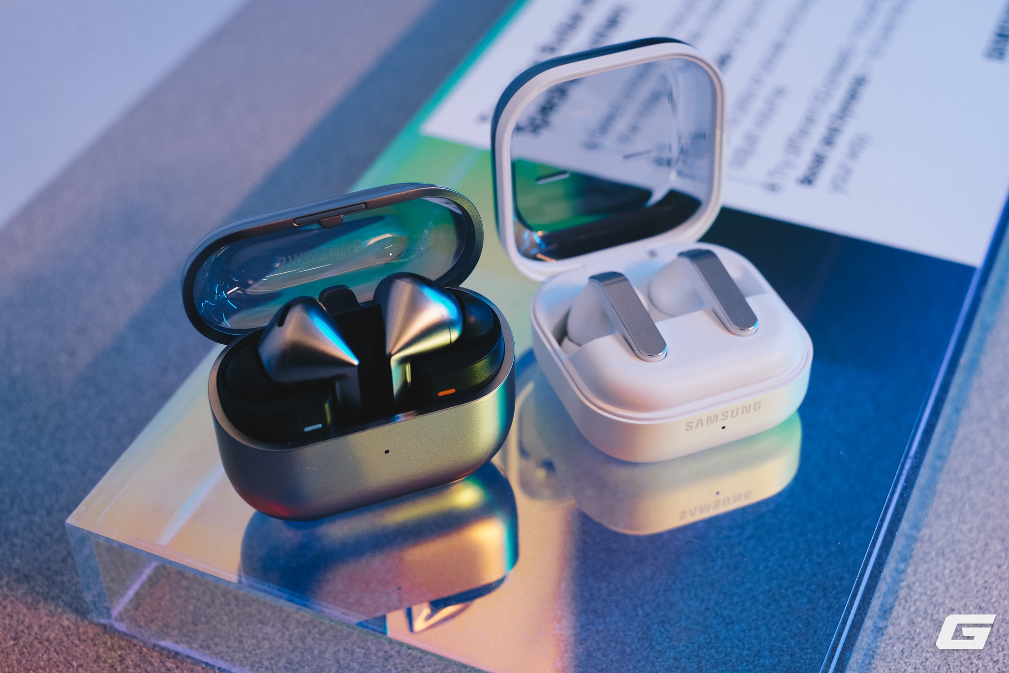 Samsung ra mắt Galaxy Buds4 series: Loại bỏ Blade Lights, tập trung nâng cấp âm thanh và Galaxy AI- Ảnh 2. Samsung ra mắt Galaxy Buds4 series: Loại bỏ Blade Lights, tập trung nâng cấp âm thanh và Galaxy AI- Ảnh 2.