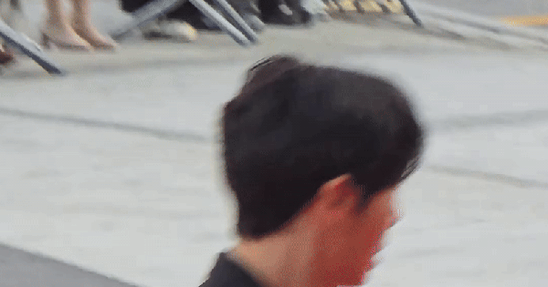 Ngôn tình ngược: Nam sinh lột xác chinh phục bạn nữ giỏi nhất trường nhưng phải chia tay tức tưởi, nay thành nam chính phim Top 1 Việt Nam c1 17673737093931887241761 0 0 418 799 crop 1767373728642753315048gifpng