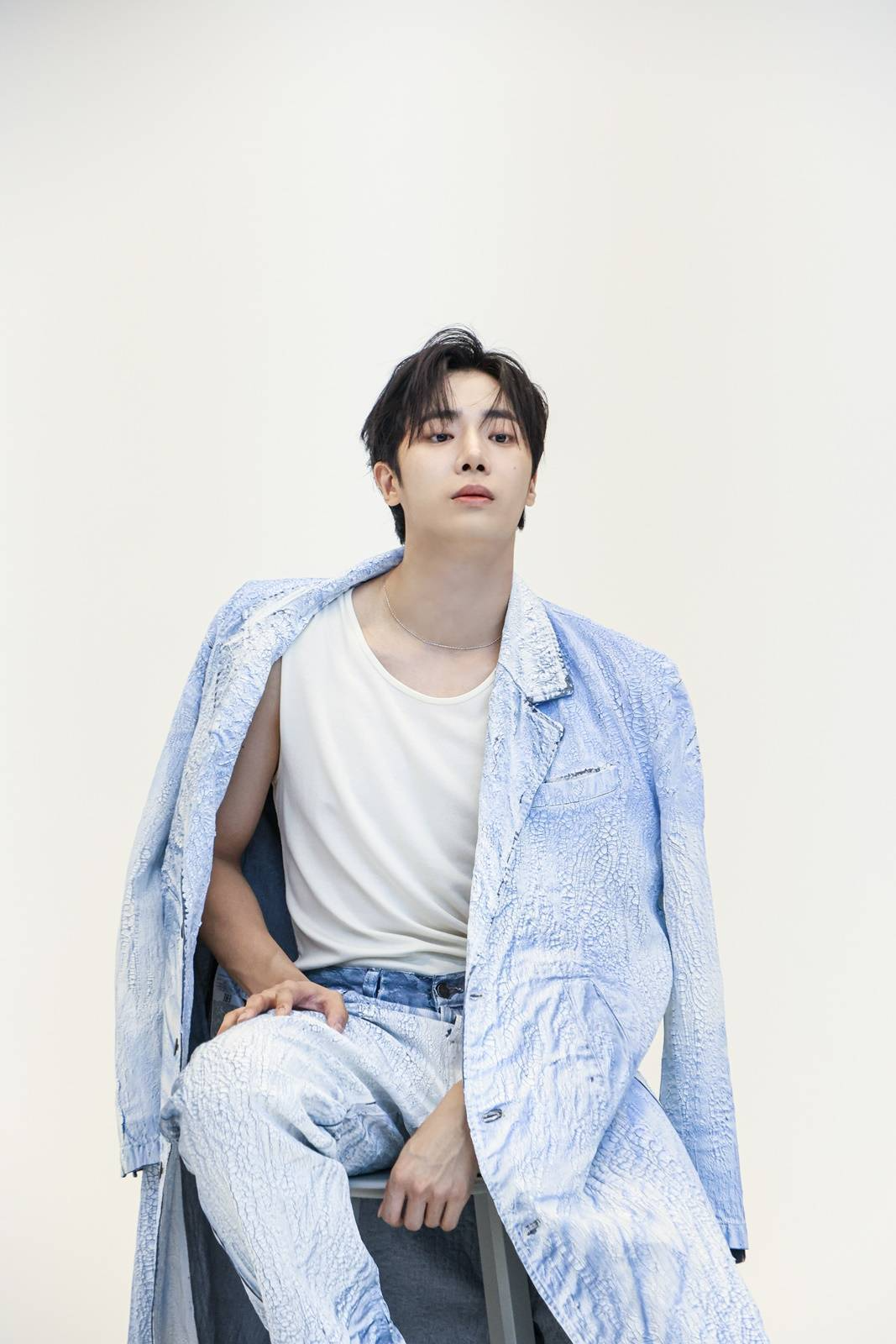 Ngôn tình ngược: Nam sinh lột xác chinh phục bạn nữ giỏi nhất trường nhưng phải chia tay tức tưởi, nay thành nam chính phim Top 1 Việt Nam- Ảnh 2.