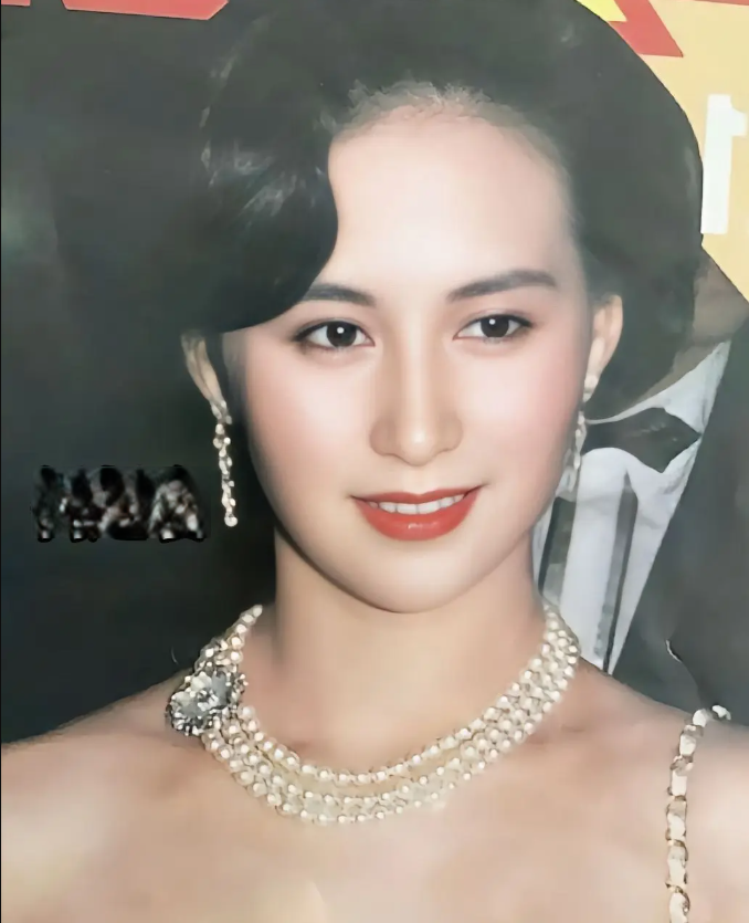 Lộ diện nữ diễn viên giàu nhất showbiz, nhan sắc ăn đứt cả Lộ diện nữ diễn viên giàu nhất showbiz, nhan sắc ăn đứt cả