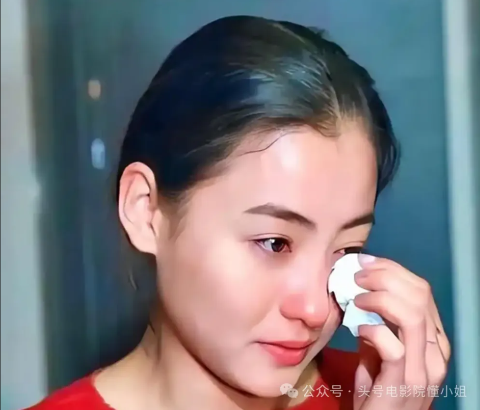 Trương Bá Chi sống thế nào mà bị 3 người quản lý quay lưng?- Ảnh 1.