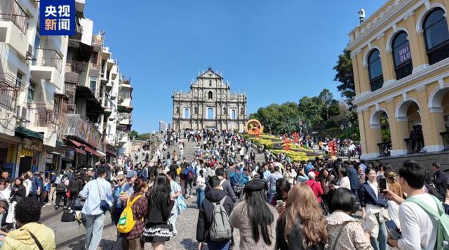 Toàn cảnh châu Á rộn ràng đón Tết Bính Ngọ 2026: Pháo hoa rợp trời tiễn biệt năm cũ, chào mừng một năm mới đầy hy vọng- Ảnh 16.