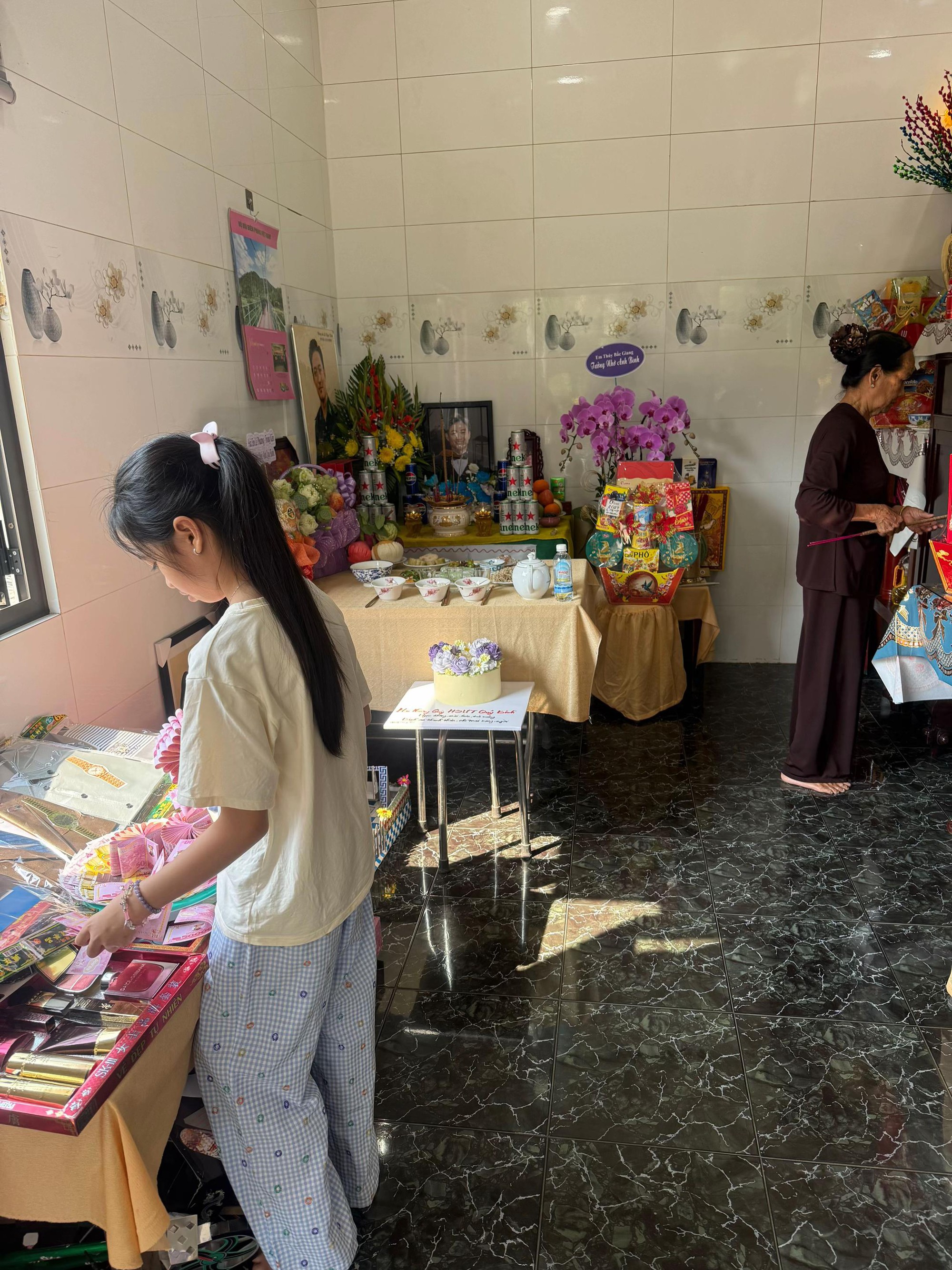 Em ruột chia sẻ ngay giỗ đầu NS Quý Bình: