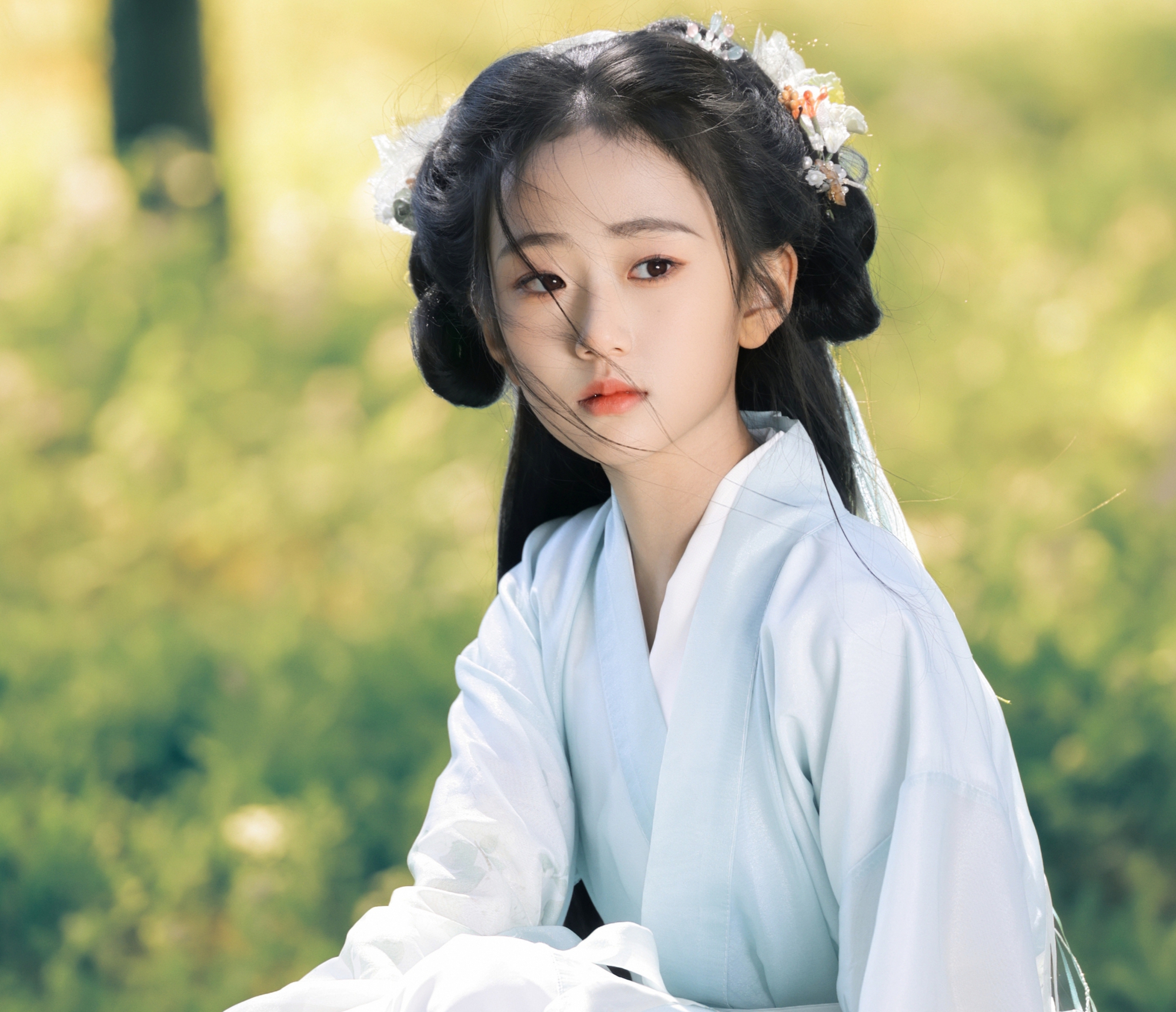 Phim Trung Quốc gây sốc vì tam quan lệch lạc: Nữ chính mới 10 tuổi, kém nam chính gần 20 tuổi- Ảnh 2.