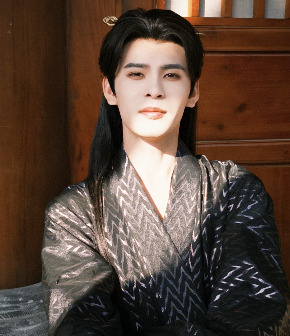 Phim Trung Quốc gây sốc vì tam quan lệch lạc: Nữ chính mới 10 tuổi, kém nam chính gần 20 tuổi- Ảnh 3.