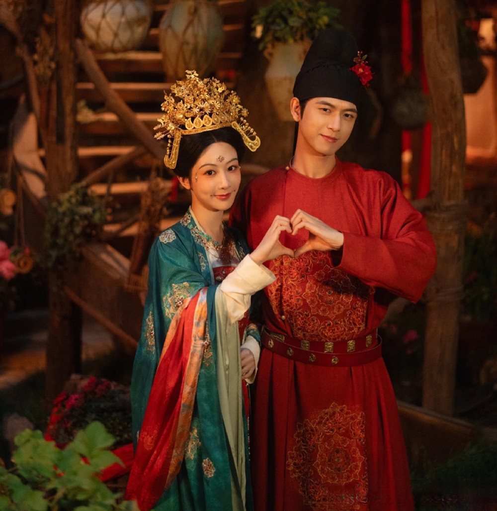 5 phim Hoa ngữ chuyển thể hay nhất năm 2025- Ảnh 2. 5 phim Hoa ngữ chuyển thể hay nhất năm 2025- Ảnh 2.