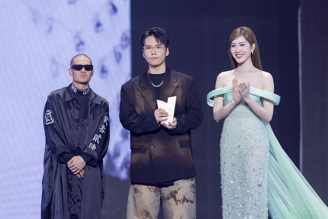 can17804-1770494152317-1770494153834927559287 "Cú đúp" đỉnh nóc kịch trần của SOOBIN tại WeChoice Awards 2025 can17804 1770494152317 1770494153834927559287