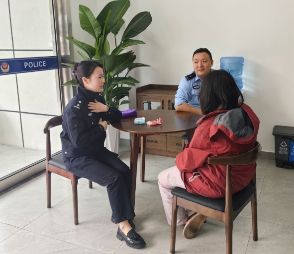 Người phụ nữ rút gần 9 tỷ đồng tiền tiết kiệm để làm đám cưới cho cháu trai, nhân viên ngân hàng bí mật báo cảnh sát: