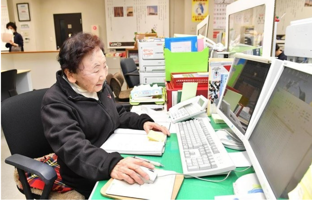 Chuyện khó tin của nữ nhân viên 90 tuổi và kỷ lục Guinness gây sốt toàn cầu- Ảnh 3.