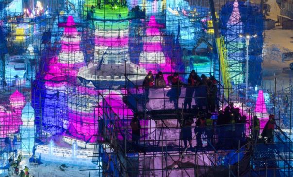 Sau nhiều năm kiệt sức vì “996”, Trung Quốc muốn người lao động nghỉ phép nhiều hơn, tiêu tiền nhiều hơn- Ảnh 1.