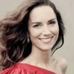 Bức ảnh sinh nhật tuổi 44 gây bão: Kate Middleton và sự lựa chọn trang phục gói trọn tình yêu 13 năm trước catherine 6663193 17679660465551595152662 1768036498707 176803649901268853621 32 0 329 475 crop 17680366276631906187836jpg