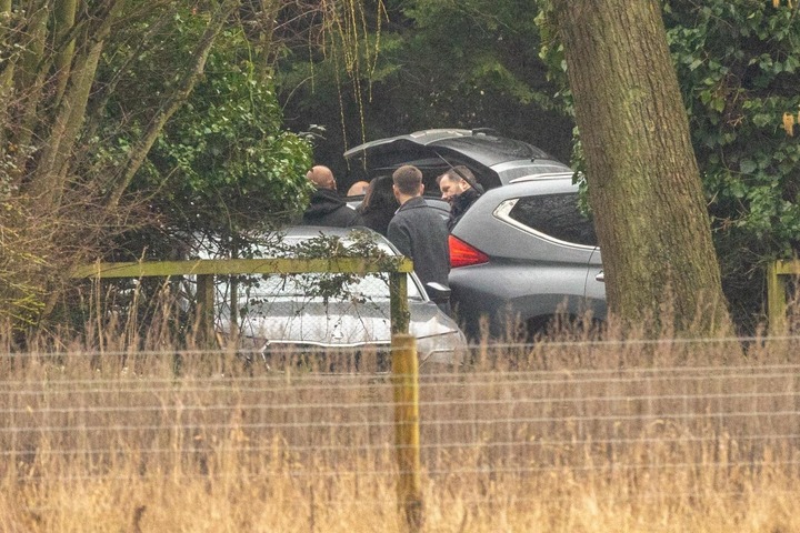 Em trai vua Charles, cựu hoàng tử Anh Andrew bị bắt- Ảnh 1. Em trai vua Charles, cựu hoàng tử Anh Andrew bị bắt- Ảnh 1.