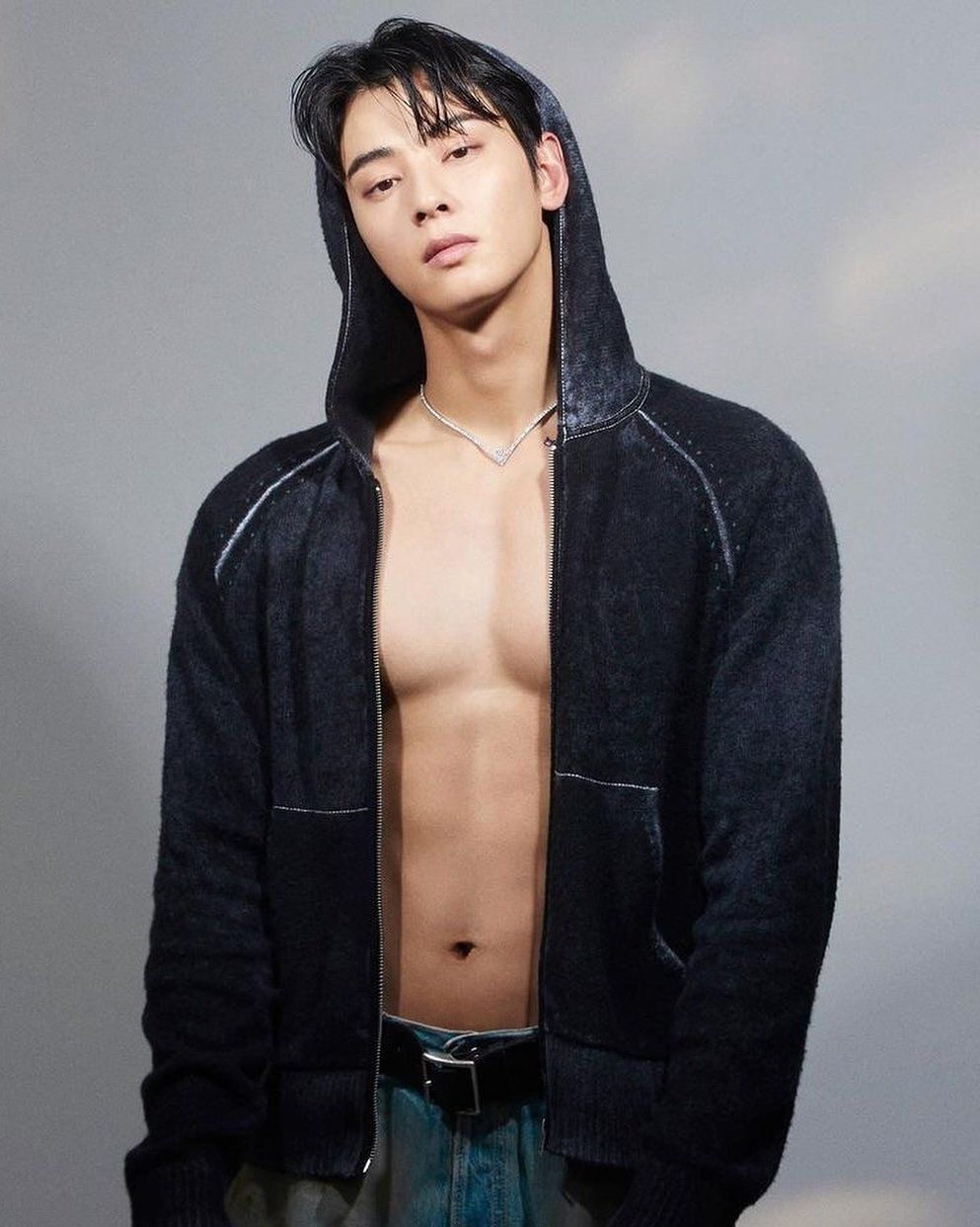 Hot nhất MXH: Nữ MC đưa tin về scandal Cha Eun Woo nhưng cứ như dựa vai check-in cùng thần tượng- Ảnh 2.