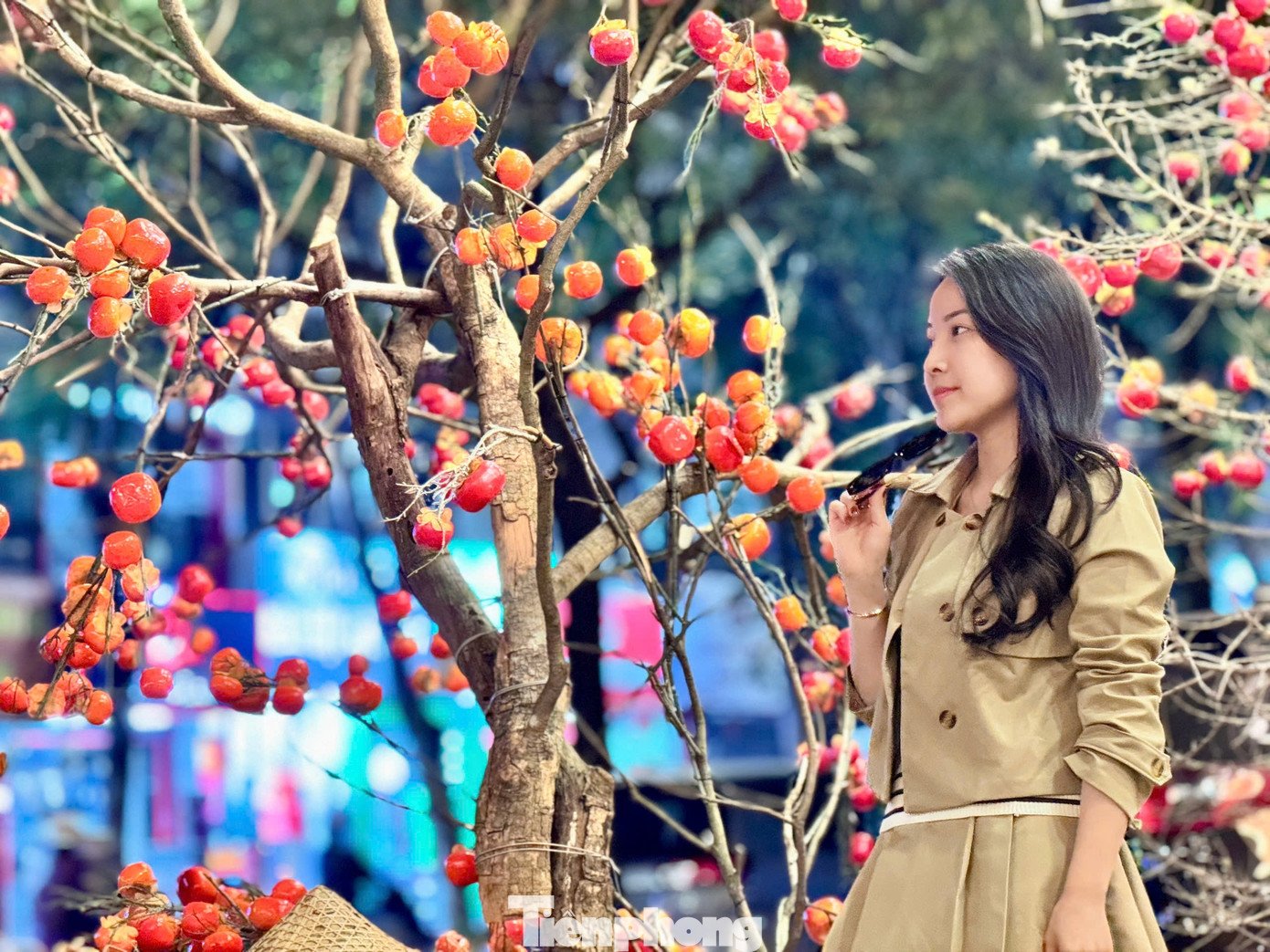 check-tet-3-1770947973-490-width1390height1043 Giới trẻ Thủ đô check-in quán cà phê như ‘phim trường Tết’ - 9