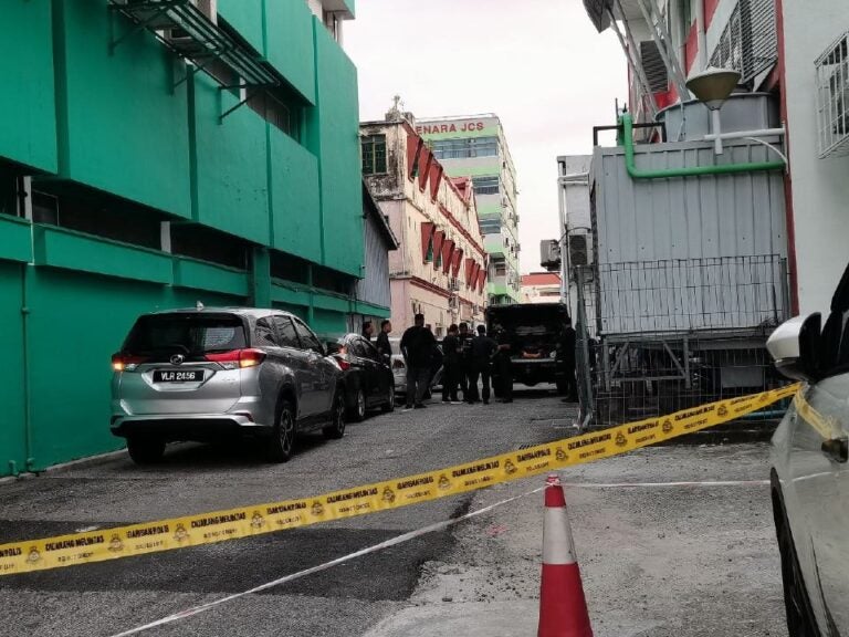 Mẹ chở con trên ô tô nhưng quên không đưa đến nhà trẻ, 5 giờ chiều mới nhớ ra và cái kết muộn màng- Ảnh 1. Mẹ chở con trên ô tô nhưng quên không đưa đến nhà trẻ, 5 giờ chiều mới nhớ ra và cái kết muộn màng- Ảnh 1.