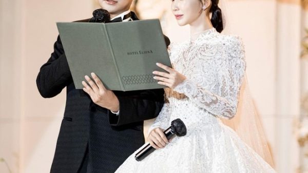 Nữ ca sĩ 9X ôm chồng khóc trong nhà vệ sinh vì phát hiện ung thư, nay cấp cứu khi mang thai tháng 8 choa4 17386352097262103278006 1738636620342 17386366204511960919971 1771213377013 1771213377306110046353 1771239096738 17712390969231496971259