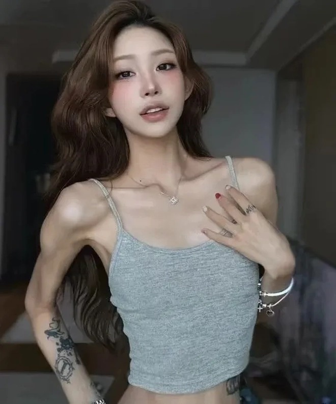 Phát sợ với cơ thể gầy trơ xương, héo mòn của con gái