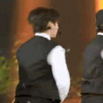 Màn đổi đời không ngờ: Chàng trai thiếu tiền mua vé AAA, 2 năm sau thành "Nghệ sĩ mới xuất sắc nhất" chrome capture 2025 12 11 3 17654690308422091217640 0 0 352 672 crop 17654690456591547945530gifpng