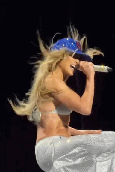 Mỹ nhân đẹp nhất thế giới hết thời: Hủy show do ế vé, ăn mặc thiếu vải không biết ngượng- Ảnh 7.