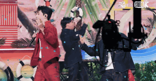 Nam ca sĩ "cướp" việc của Dispatch, tự công khai hẹn hò ngay đầu năm mới chrome capture 2026 1 6 1767698360889478905091 12 0 533 996 crop 1767698499893977617887gifpng