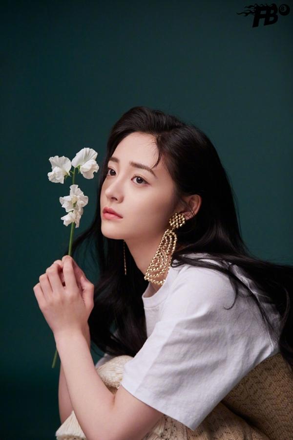 Nữ ca sĩ bị chị em cạch mặt, cấm cửa tham gia kỷ niệm 10 năm?- Ảnh 5. Nữ ca sĩ bị chị em cạch mặt, cấm cửa tham gia kỷ niệm 10 năm?- Ảnh 5.