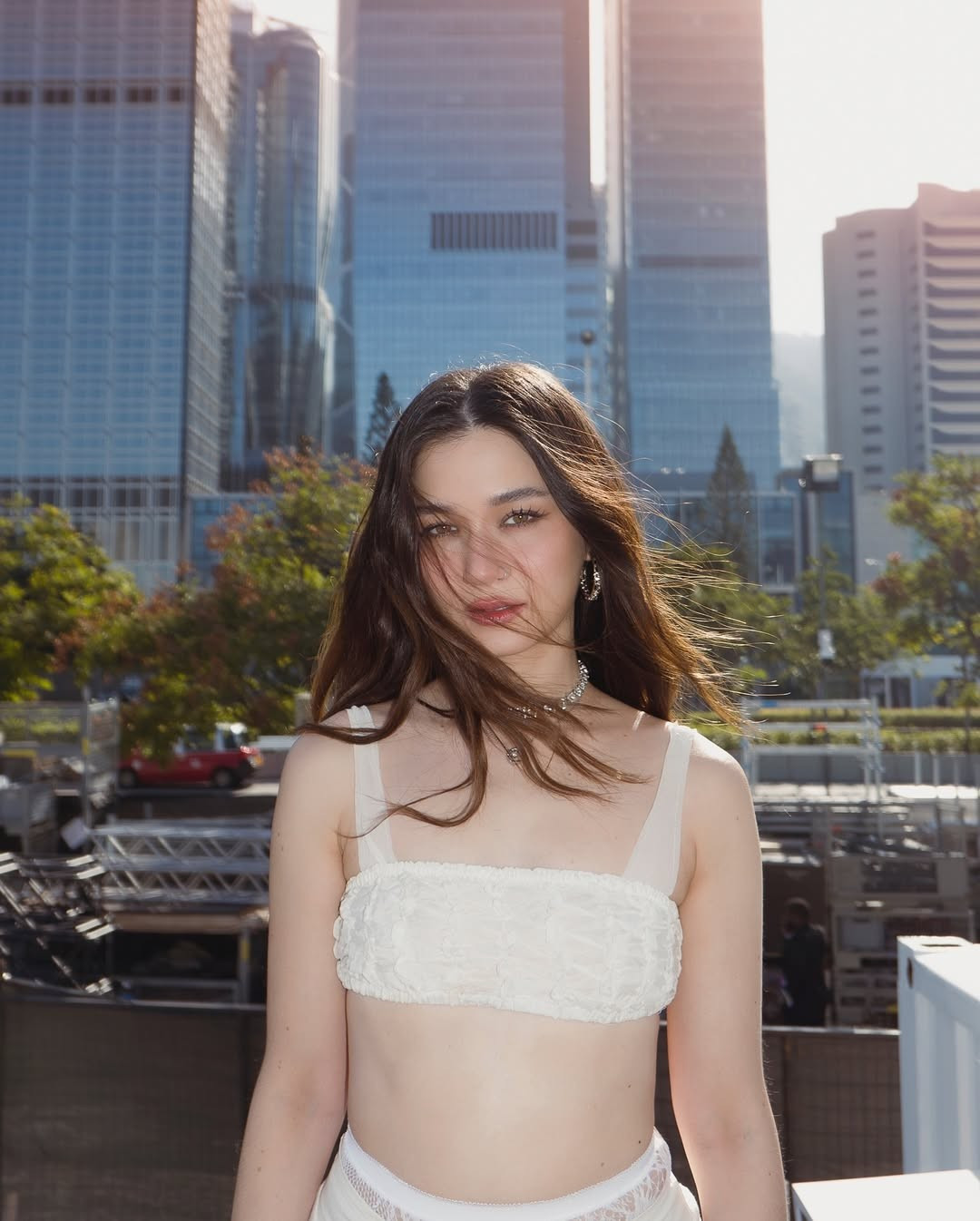 Nhan sắc nữ ca sĩ hát nhép 100% ở khai mạc SEA Games 33- Ảnh 13.