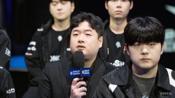 Các HLV chia sẻ quan điểm về hệ thống Coach Voice tại LCK Cup 2026 coach lck media day 2026jpg
