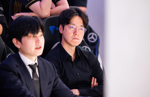 Cơ chế coach-voice của LMHT chuyên nghiệp đã có tác dụng nhưng ngay lập tức gây tranh cãi coach voice lmht 4 17674646763821544194008 0 0 562 900 crop 1767464680785929588371png