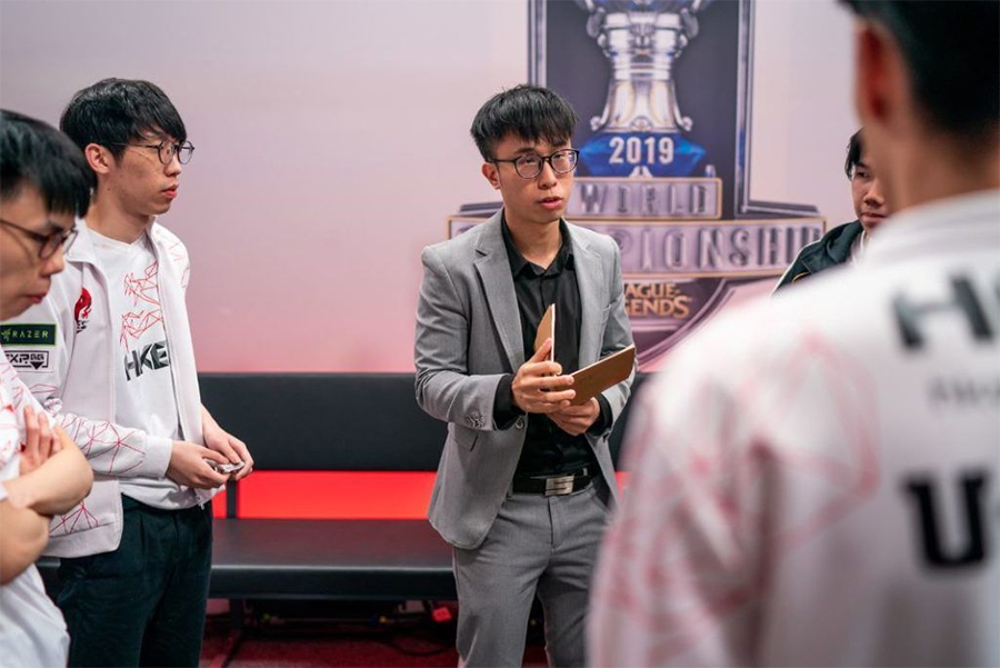 Thử nghiệm Coach Voice: Bước ngoặt chiến thuật của Esports Liên Minh Huyền Thoại coach voide lol