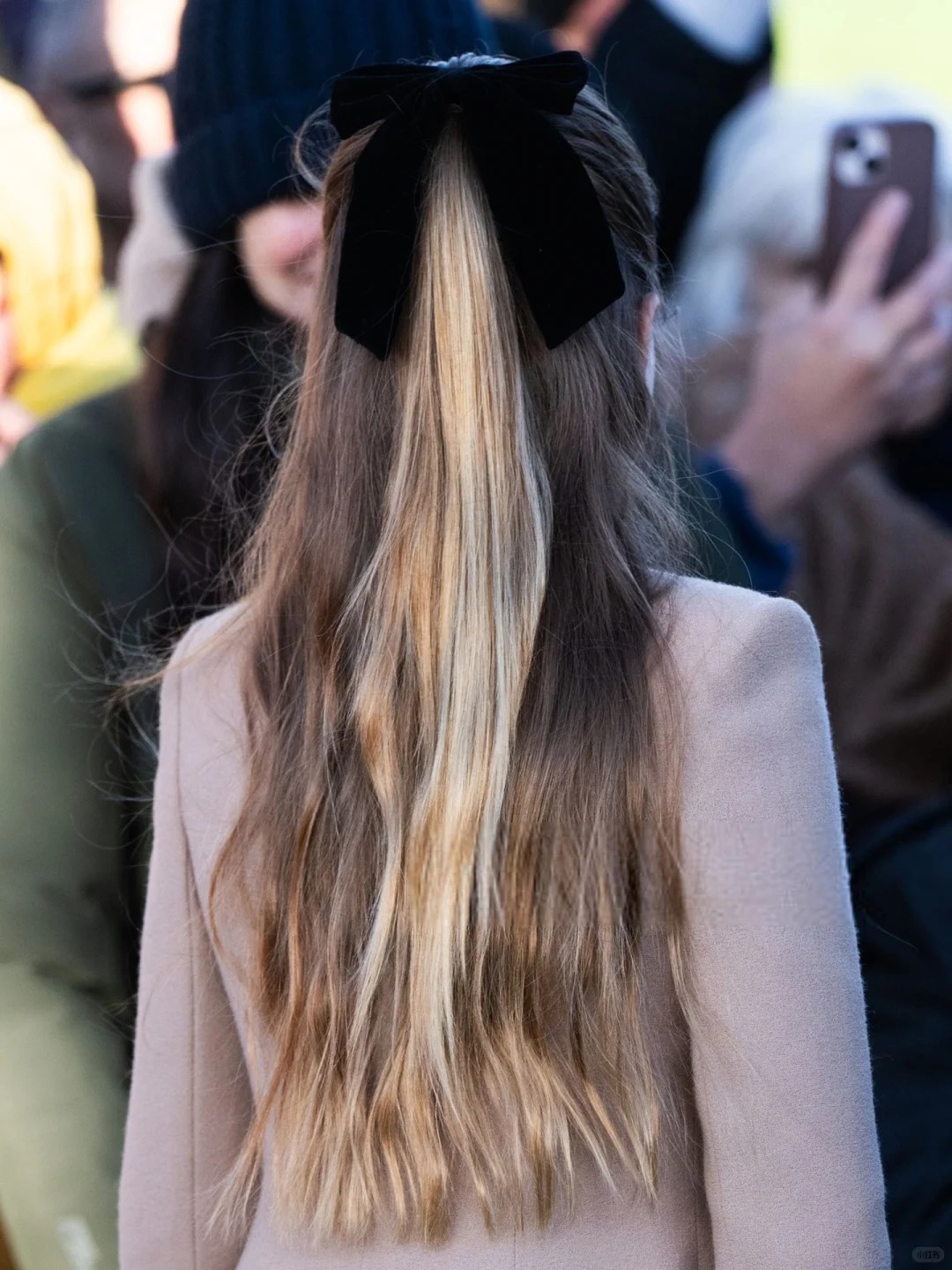 "Công chúa hạt dẻ" nhà Kate: Charlotte 10 tuổi khí chất ngút ngàn, diện đồ "Old Money" chuẩn người thừa kế sáng giá cong chua charlotte hoang gia anh 19 1766719084201768473654 1766740878946 17667408793992106384979