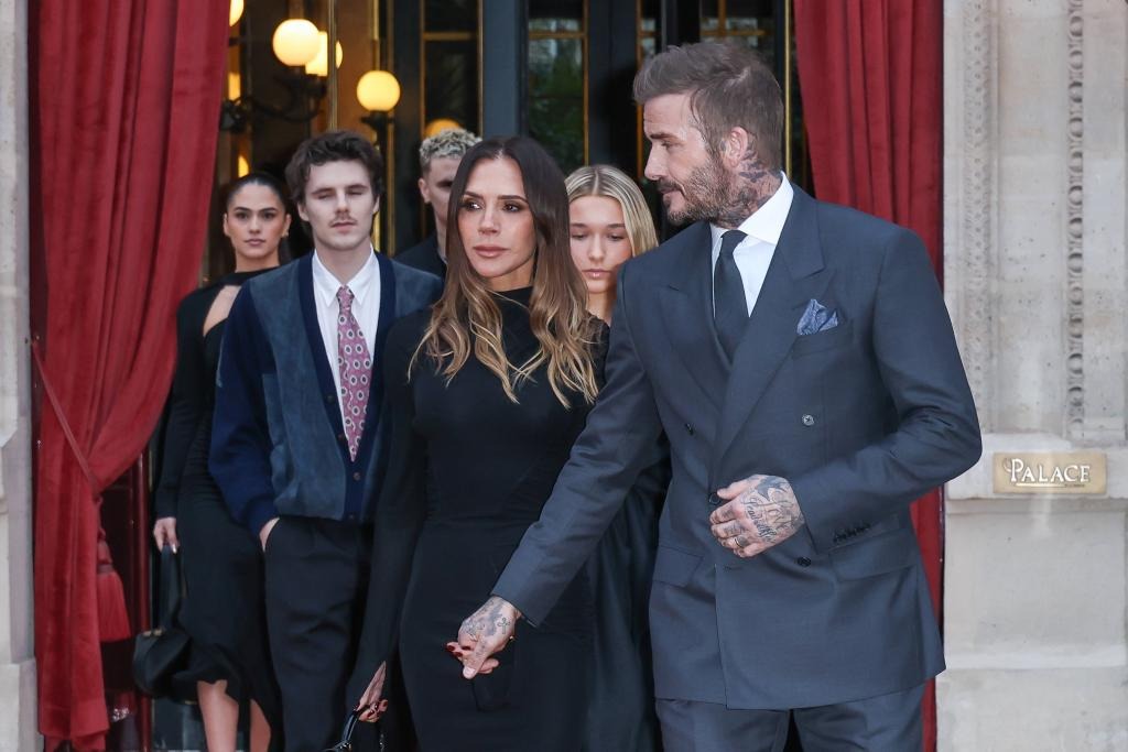 Nhà Beckham kéo quân đi