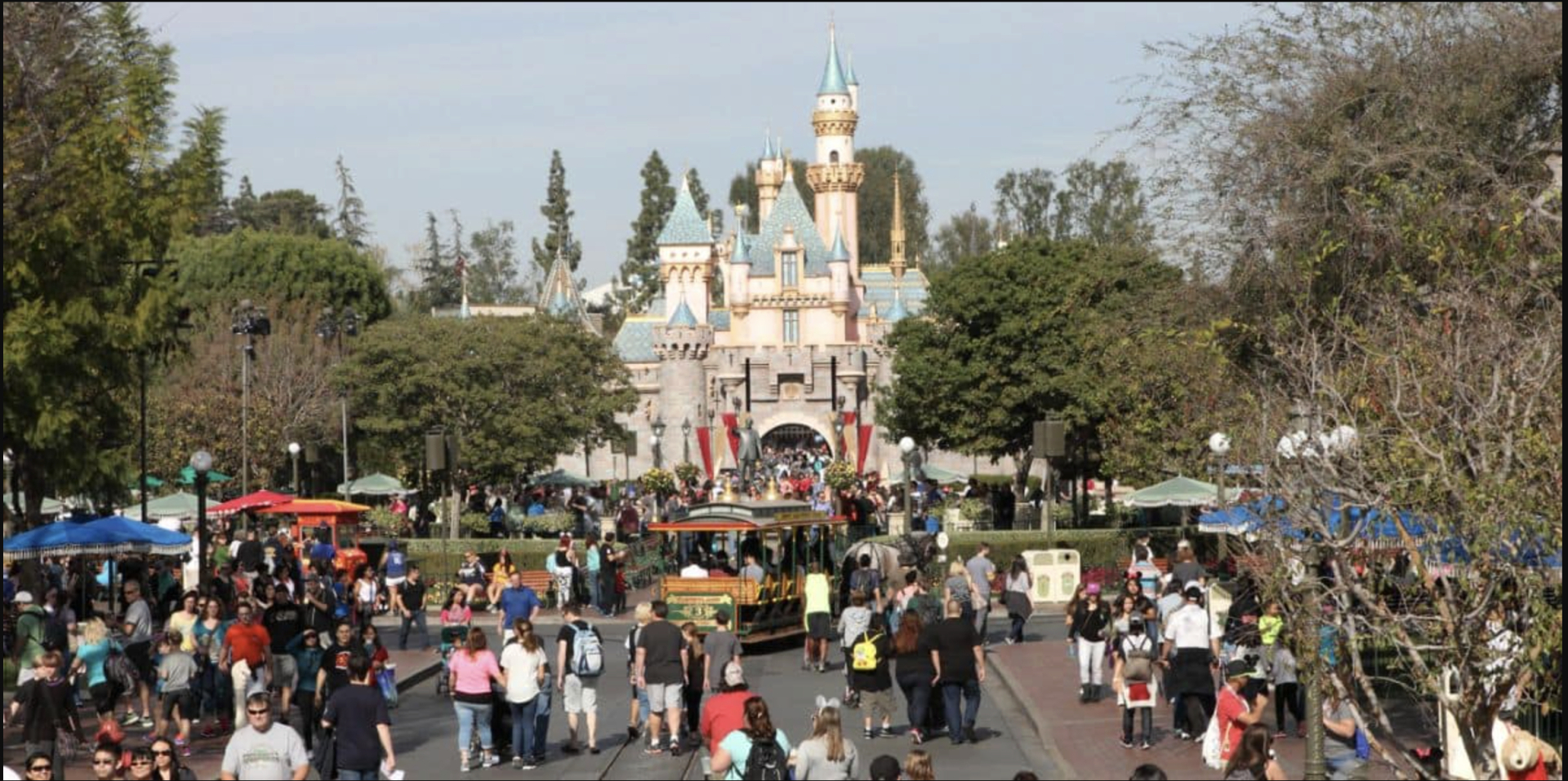 Dịch bệnh truyền nhiễm nguy hiểm nhất thế giới bùng phát tại Disneyland, giới chức phát cảnh báo khẩn- Ảnh 1.